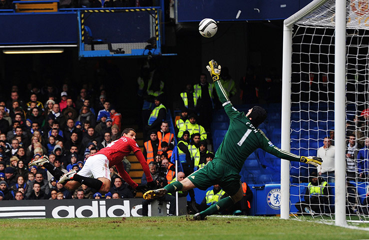 Chelsea v Man United: Hernandez and Cech
