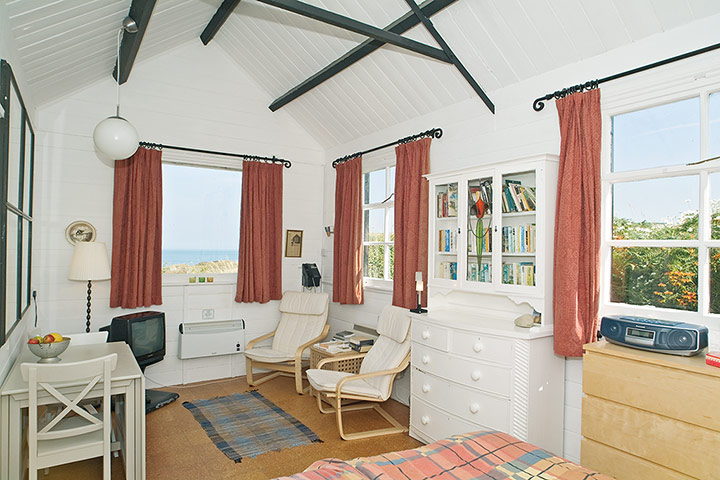 Cool cottages Pembroke: Cable Hut Room, Abermawr