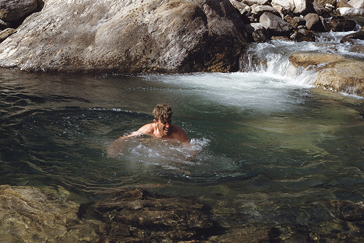 Everest: Edmund Hillary takes a dip 