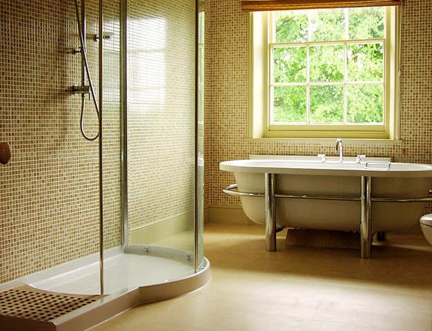 Cool Cottages - Lincs: The Old Rectory Bathroom 