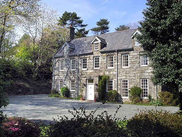 Cool Cottages:Snowdonia : Llanfendigaid exterior 