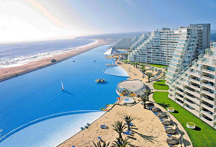 Swimming pools: San Alfonso del Mar seaside resort, Chile