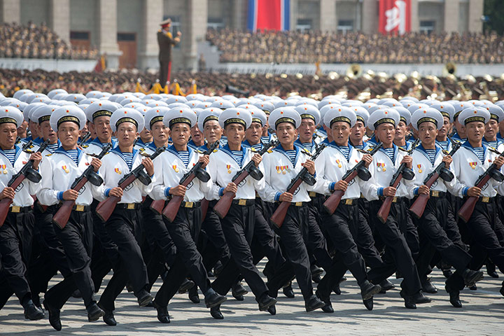 North-Korean-soldiers-mar-005.jpg