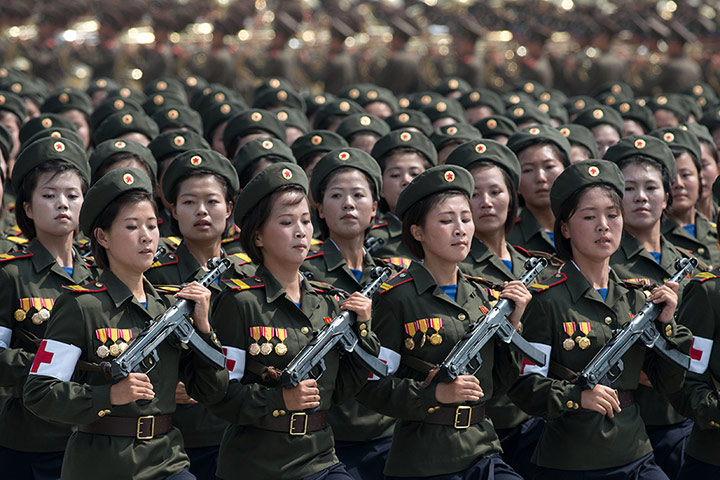 North-Korean-soldiers-mar-006.jpg