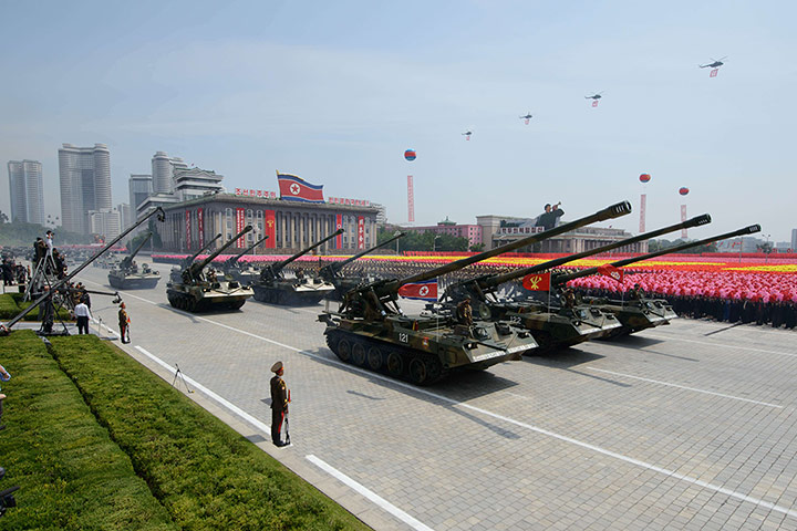 North-Korean-tanks-pass-t-012.jpg