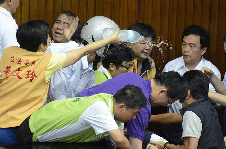 Huang-Wen-ling-L-a-legisl-008.jpg