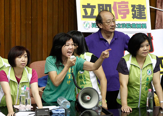 A-megaphone-stirs-up-emot-009.jpg