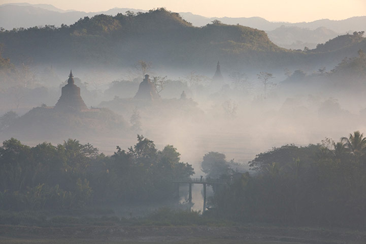 Burma gallery: Mrauk U pagodas, Burma