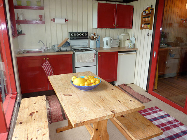 cottage: Cabin Ishbel, Cenarth