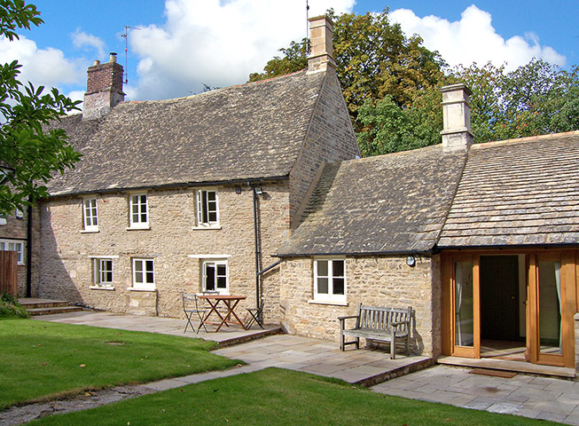 Cool Cottages:Cambridgesh: 14 Church Street ext 