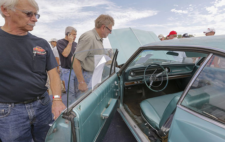 car auction: 1965 Chevrolet Impala 