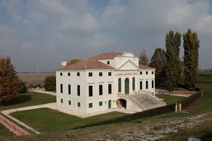 River Po cycle path: The Villa Morosini Mantovani