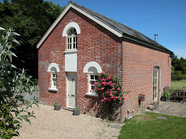 Cool Cottages Hampshire : The Chapel, Twyford