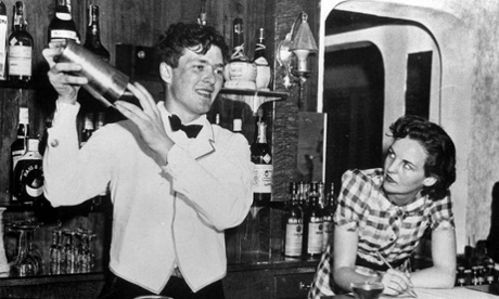 January 1940: Jessica Mitford and Esmond Romilly working in a bar in Miami.