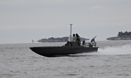 http://static.guim.co.uk/sys-images/Guardian/Pix/pictures/2014/10/20/1413825750163/Swedish-naval-forces-hunt-009.jpg