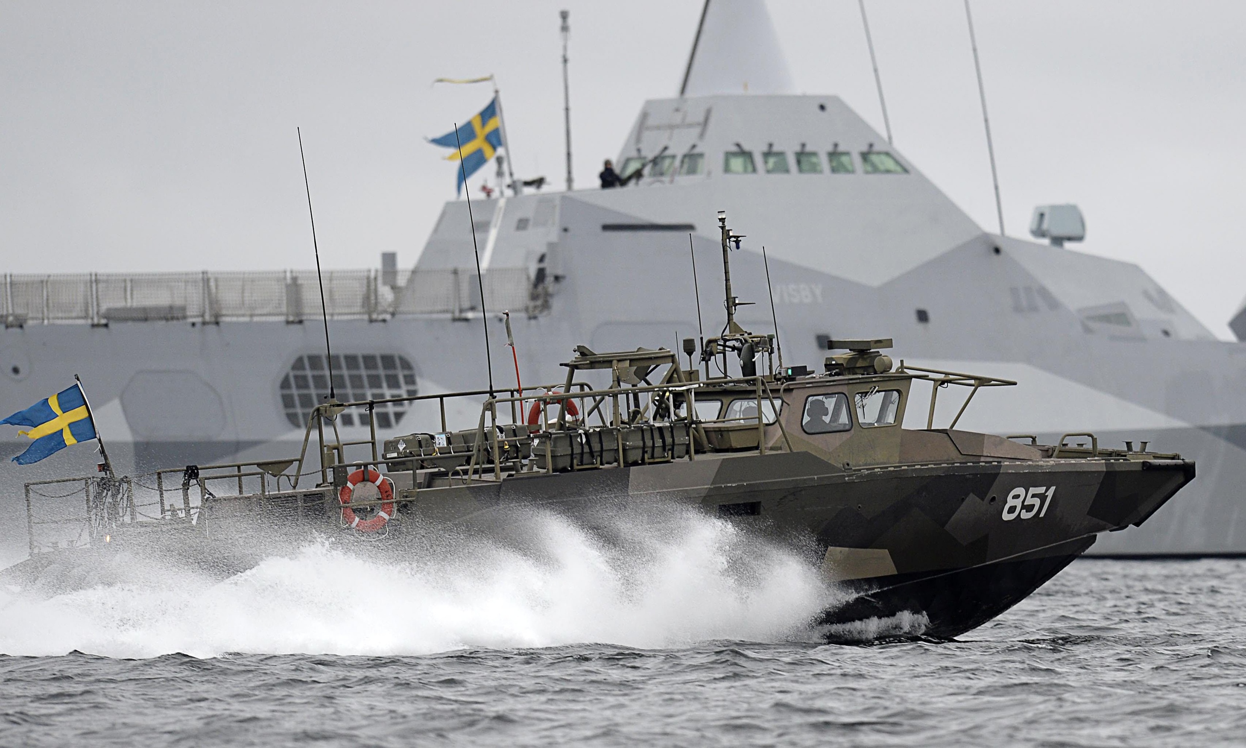 Swedish Armed Forces Widen Hunt For Suspected Submarine World News