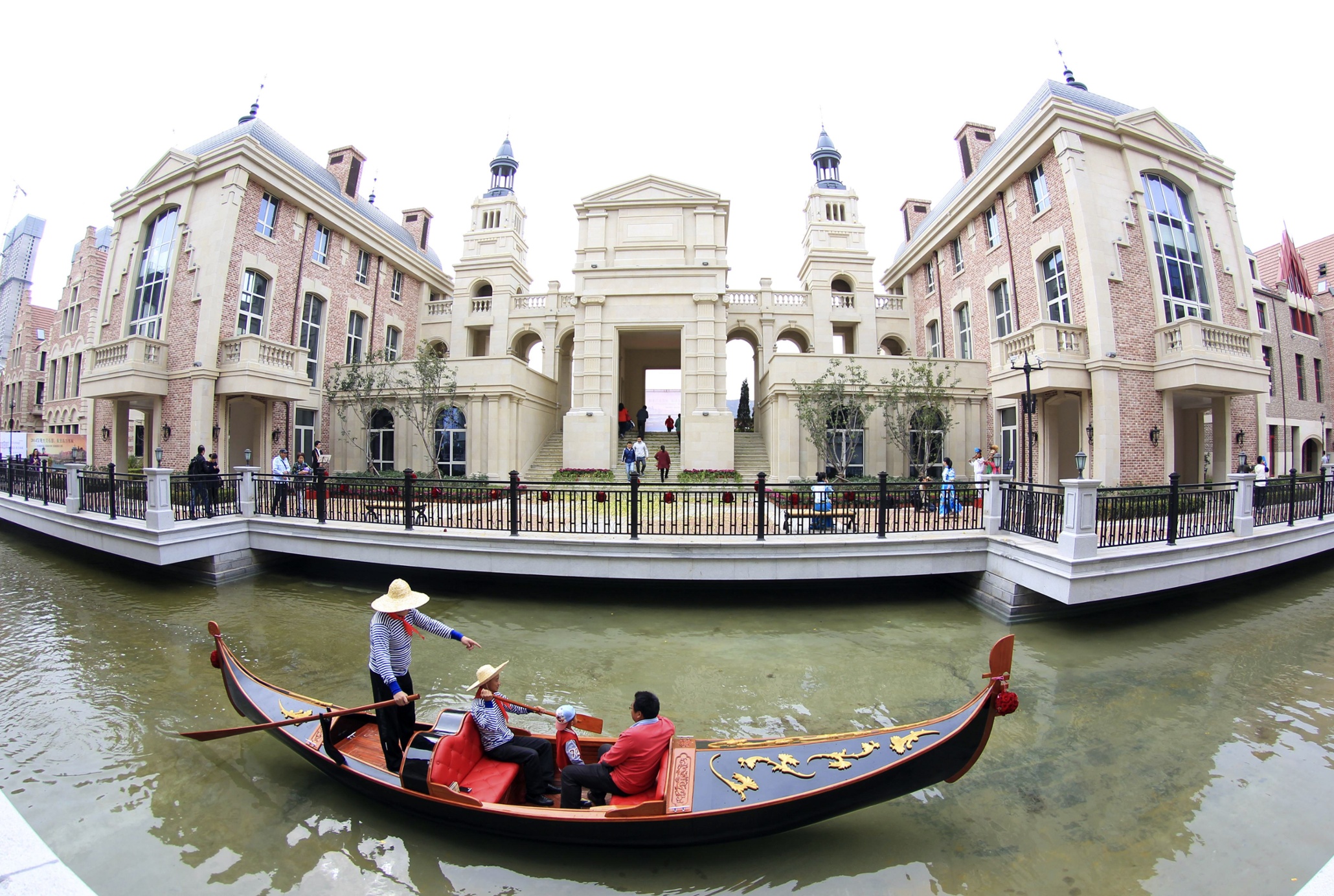 Welcome to Venice, China: Dalian copies canals, palaces and gondoliers ...