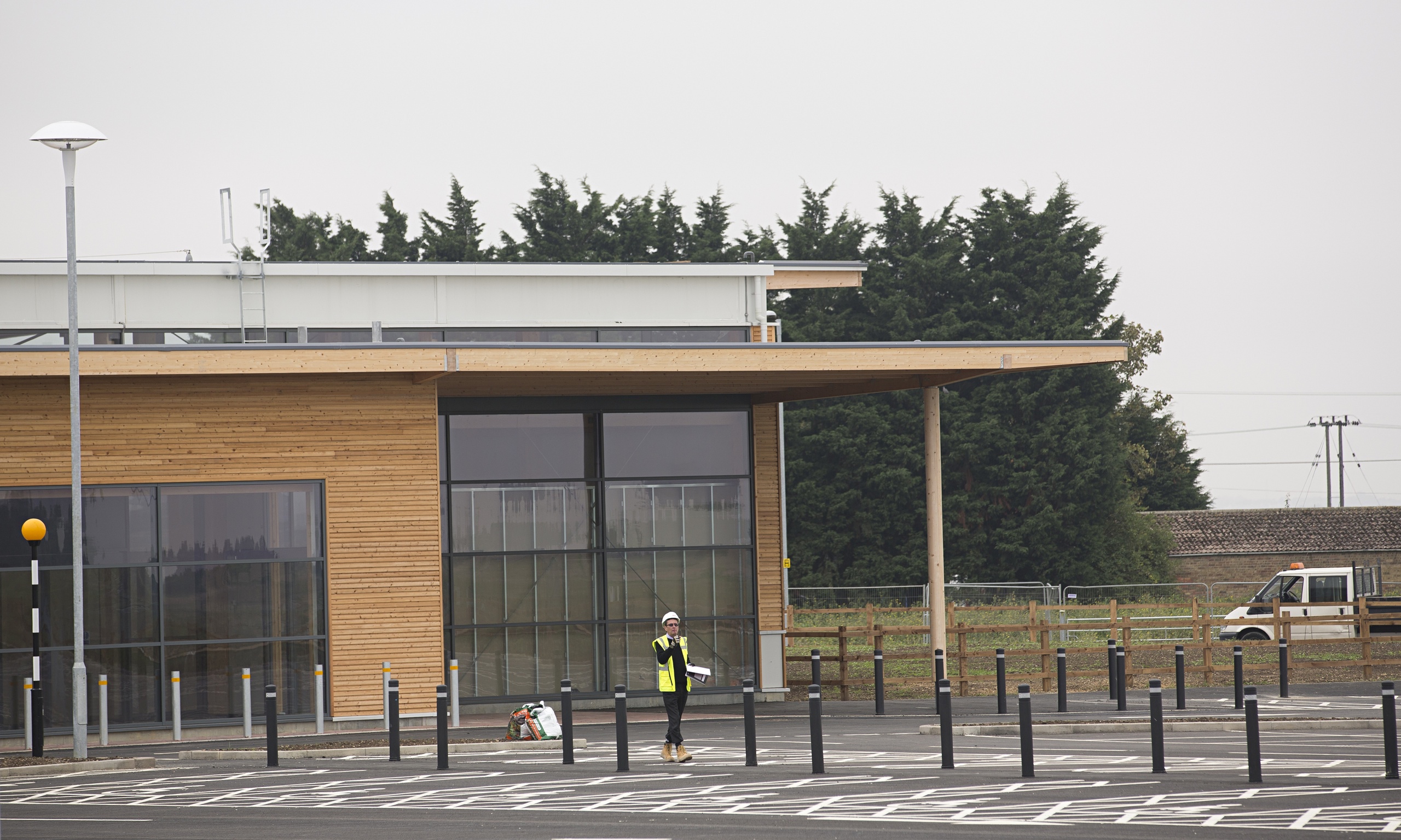 vast-ghost-store-on-the-road-to-nowhere-symbolises-problems-haunting