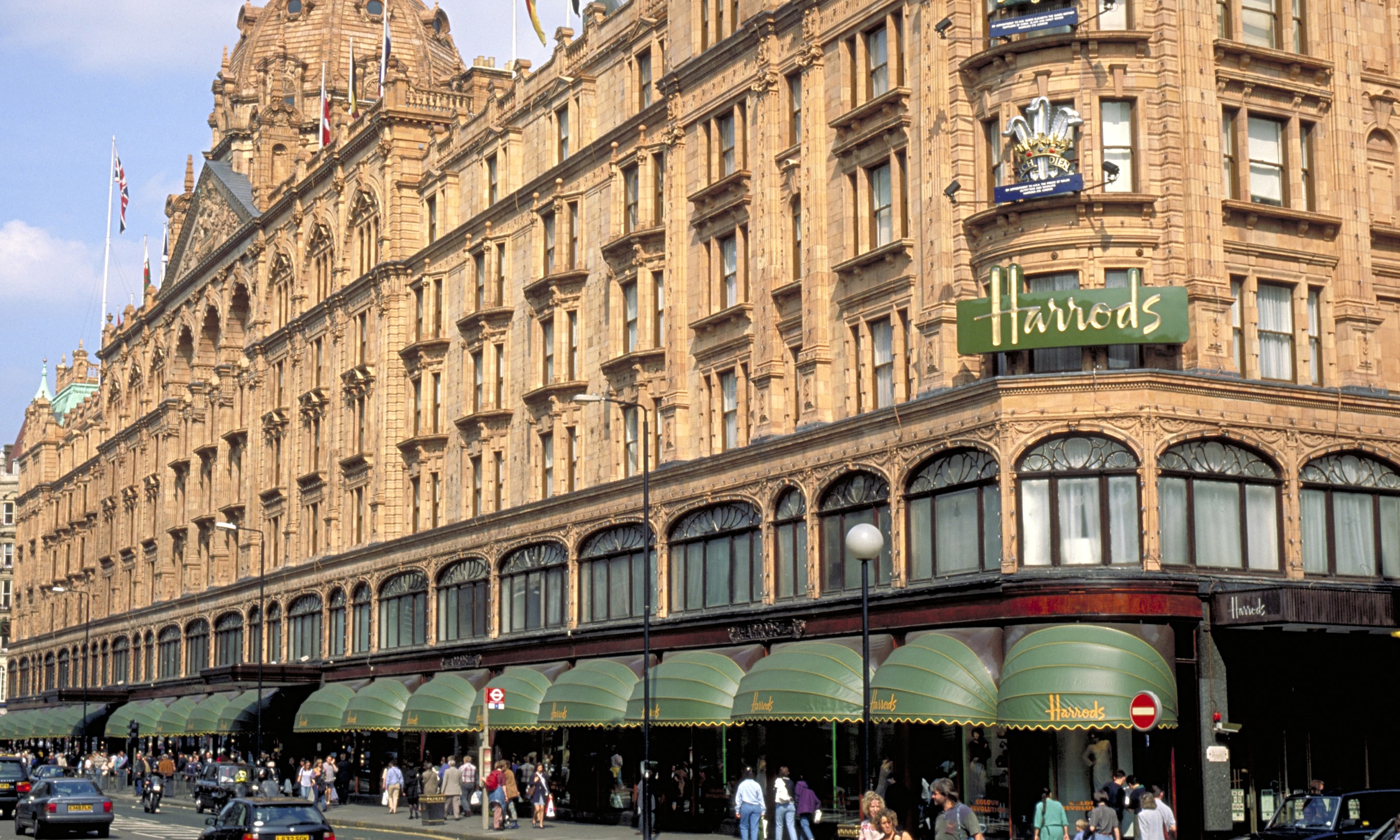 Harrods pays Qatari owners £118m dividend after record year | Business ...