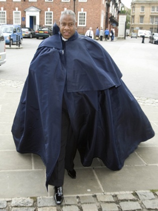 Andre Leon Talley at the funeral of Isabella Blow