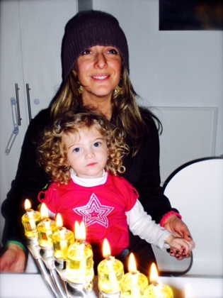 Tracy-Ann Oberman and her daughter.