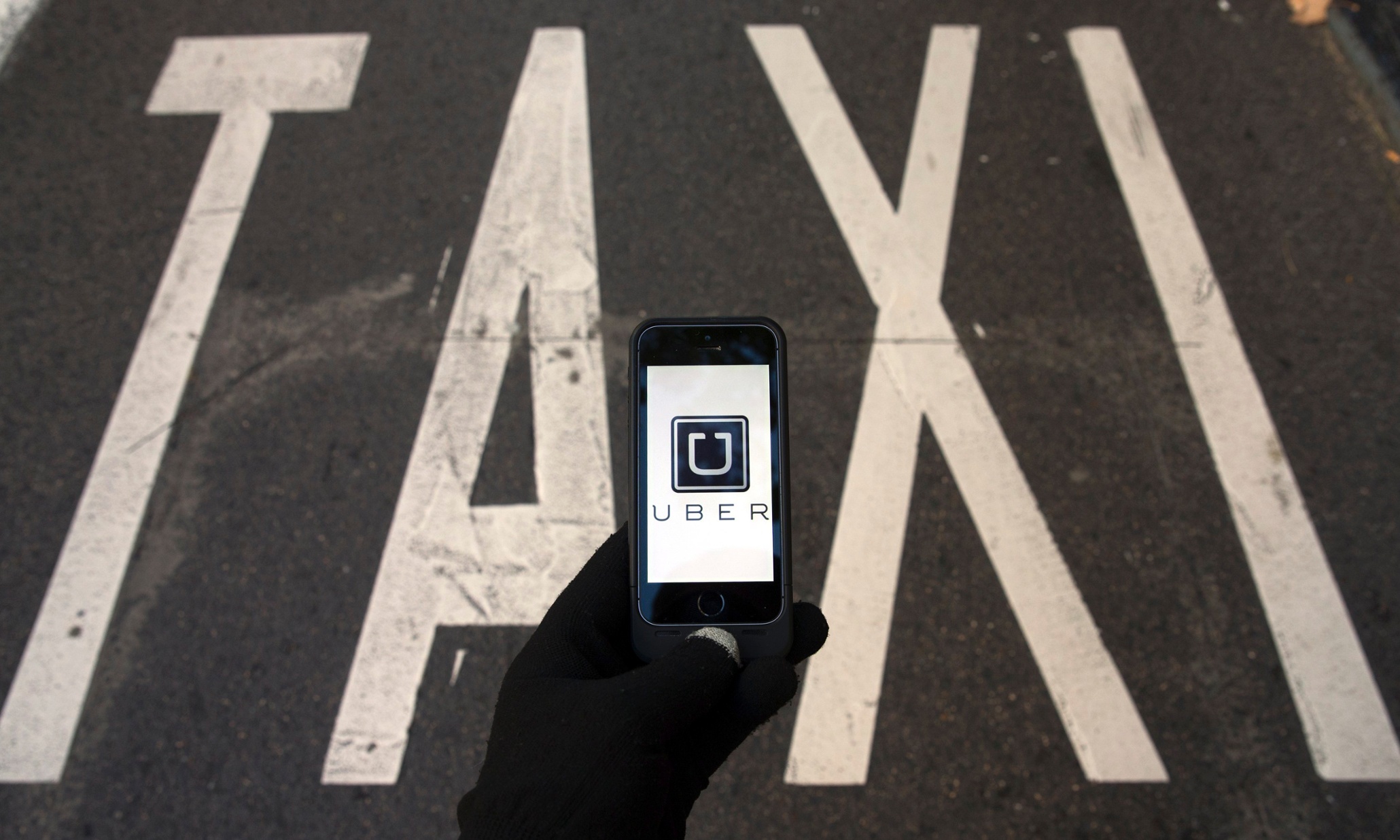 Uber sued in California over driver background checks