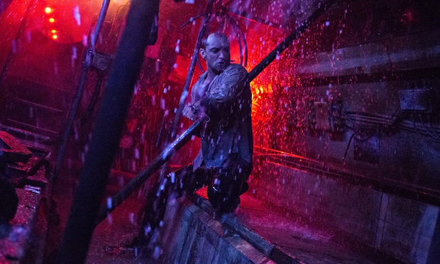 black-sea-review-jude-law-017.jpg