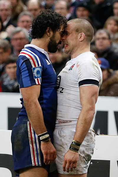 six nations: France's winger Yoann Huget (L) confront