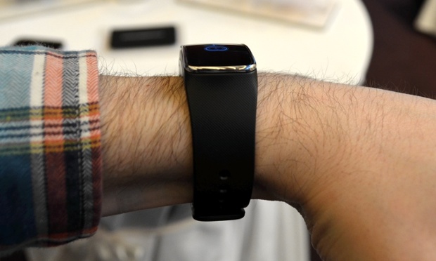 Samsung Gear Fit curved screen