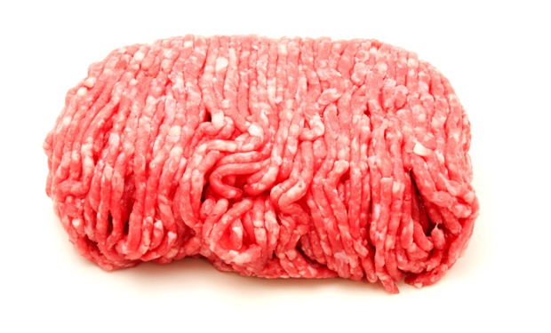 Mince and diced meat of wrong species Fourteen samples of mince and diced meat contained other species than the one claimed, for example, a sample called diced beef contained 10% pork, several beef mince samples contained pork, lamb and/or poultry meat too, and meat claiming to be lamb contained no lamb.