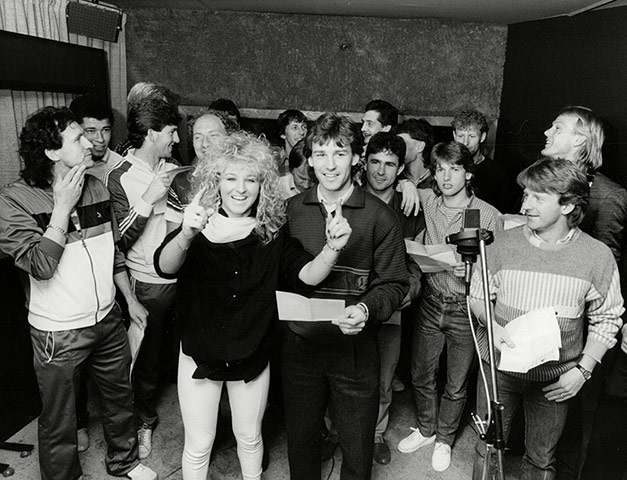 footballers singing: Manchester United Players Recording Their 1985 Cup Final Song