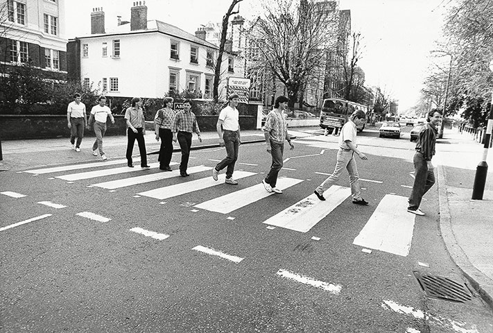 footballers singing: Everton's FA Cup finalists on Abbey Road zebra crossing