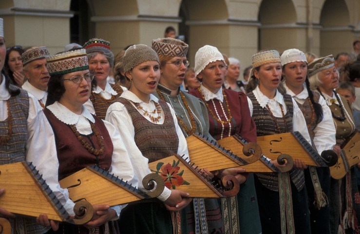 Pic quiz - national dress: Image nine