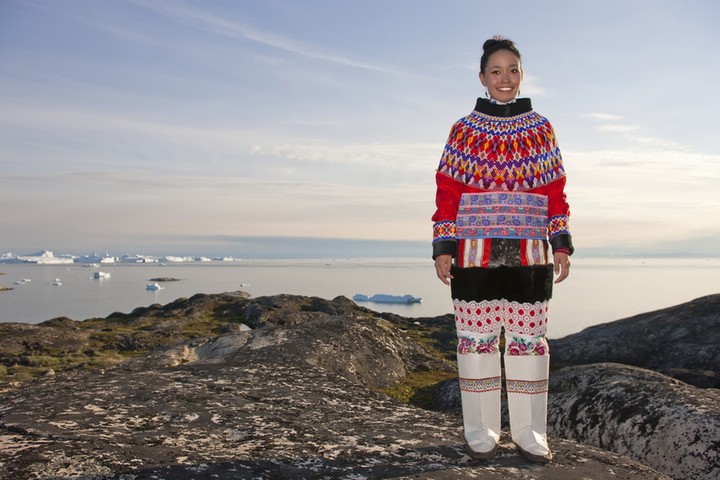 Pic quiz trad dress: Image one