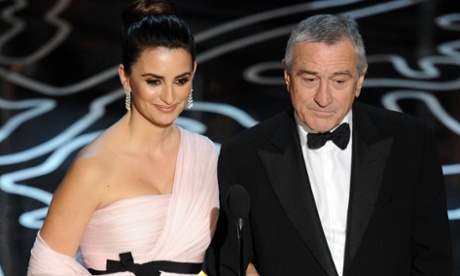 Penelope Cruz and Robert De Niro presenting the Oscars for best original screenplay and best adapted screenplay