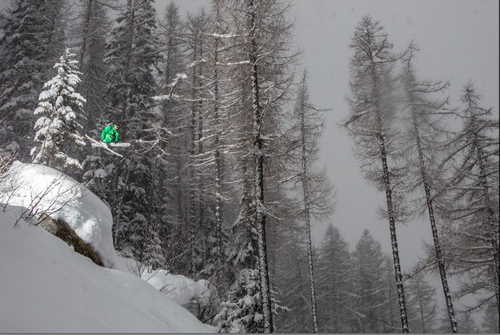 Killer Loop Click: Mathieu Imbert flying through the forest