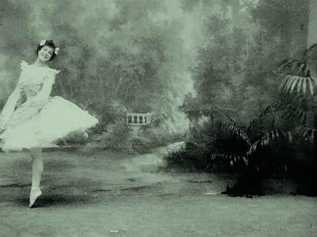 Sylvia par Carlotta Zambelli, un film du Phono Cinéma Théâtre, 1900.