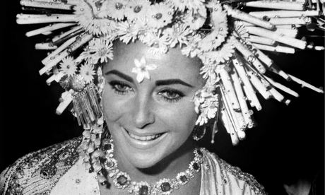 V&A: the Glamour of Italian Fashion 1945-2014