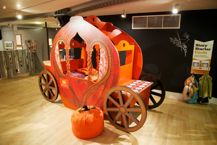 Moving stories: Cinderella carriage