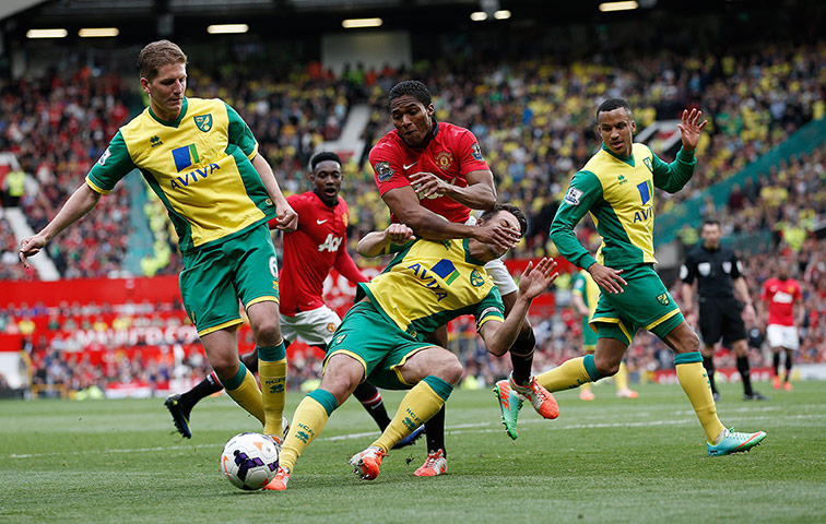 Tom Jenkins United: Valencia crashes into Martin 