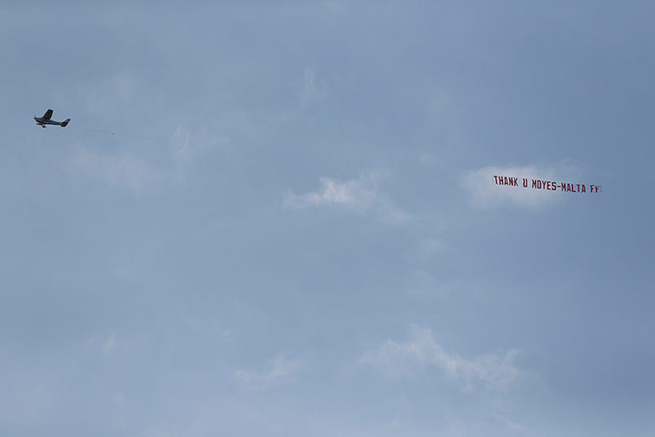Tom Jenkins United: A plane with message for departed manager David Moyes