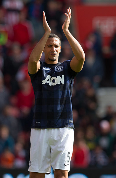 rio at united: Rio applauds fans