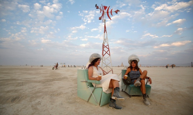 Rosanne Ziering and Alison Cooper relax on the Playa...