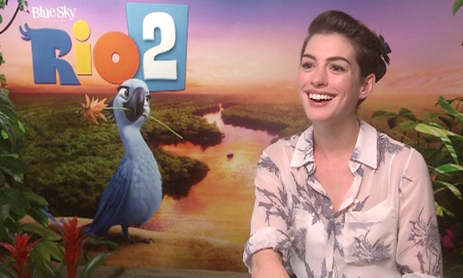Anne Hathaway On Rio 2 Youre Just Jumping Around Like An Idiot 
