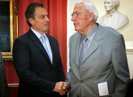 Dr Ian Paisley shaking hands with Prime Minister Tony Blair in Jun 2005