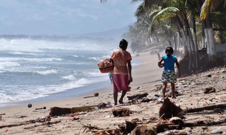 Two Britons missing from yacht after Mexican hurricane