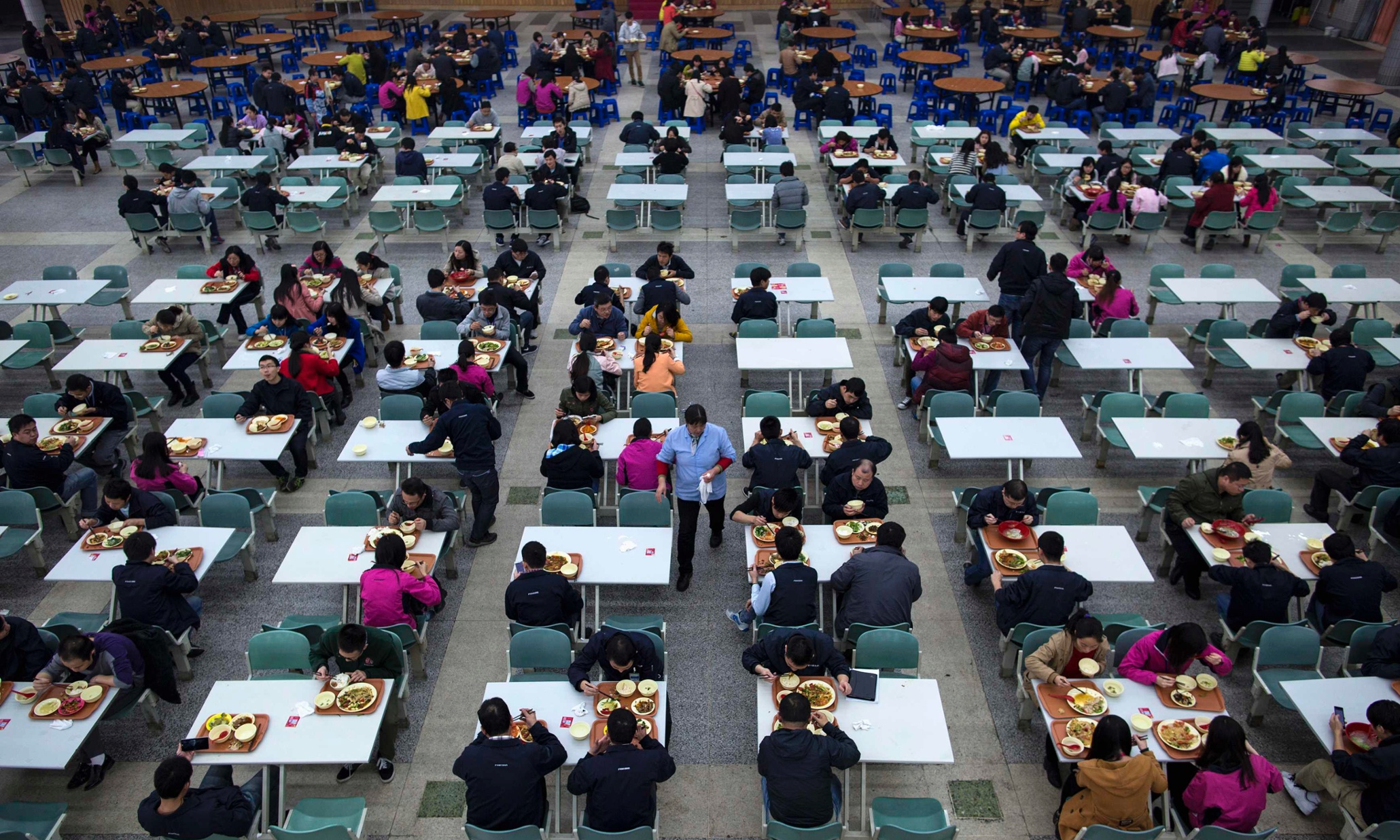 Foxconn denies it will cut jobs due to falling smartphone prices and rising wages