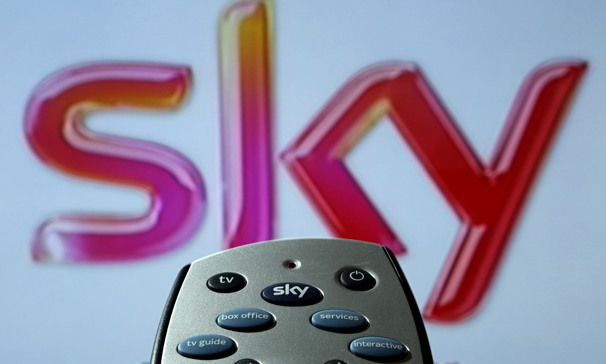 Sky moves into UK mobile-phone market after deal with O2 owner