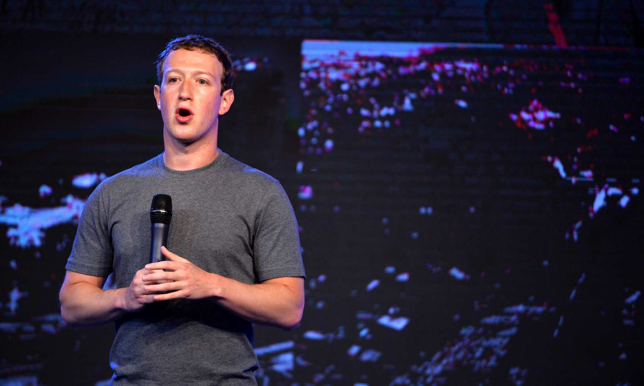 Facebook founder Mark Zuckerberg follows Oprah by founding book club