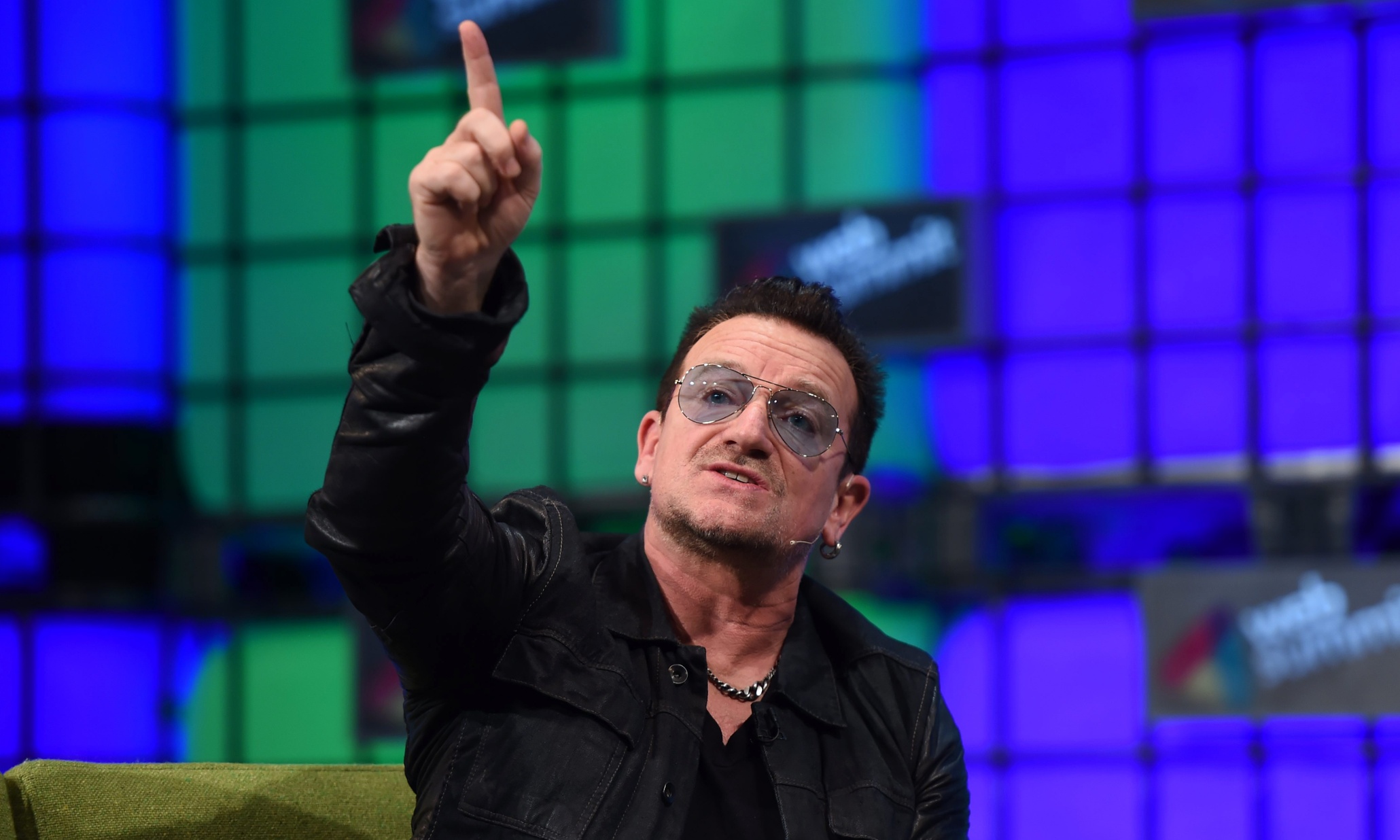 Bono praises Apple and Spotify over digital music payments